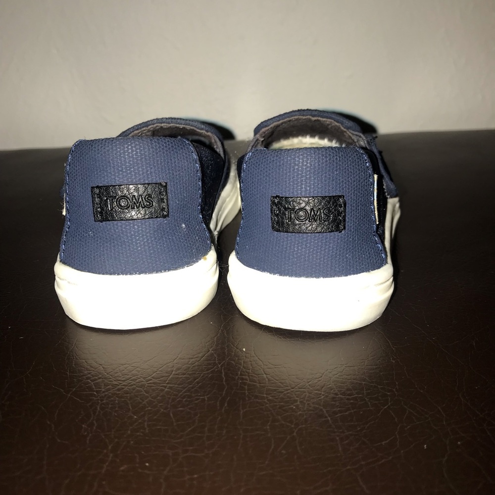 Kids Toms/Slip Ons - Picture 2 of 3